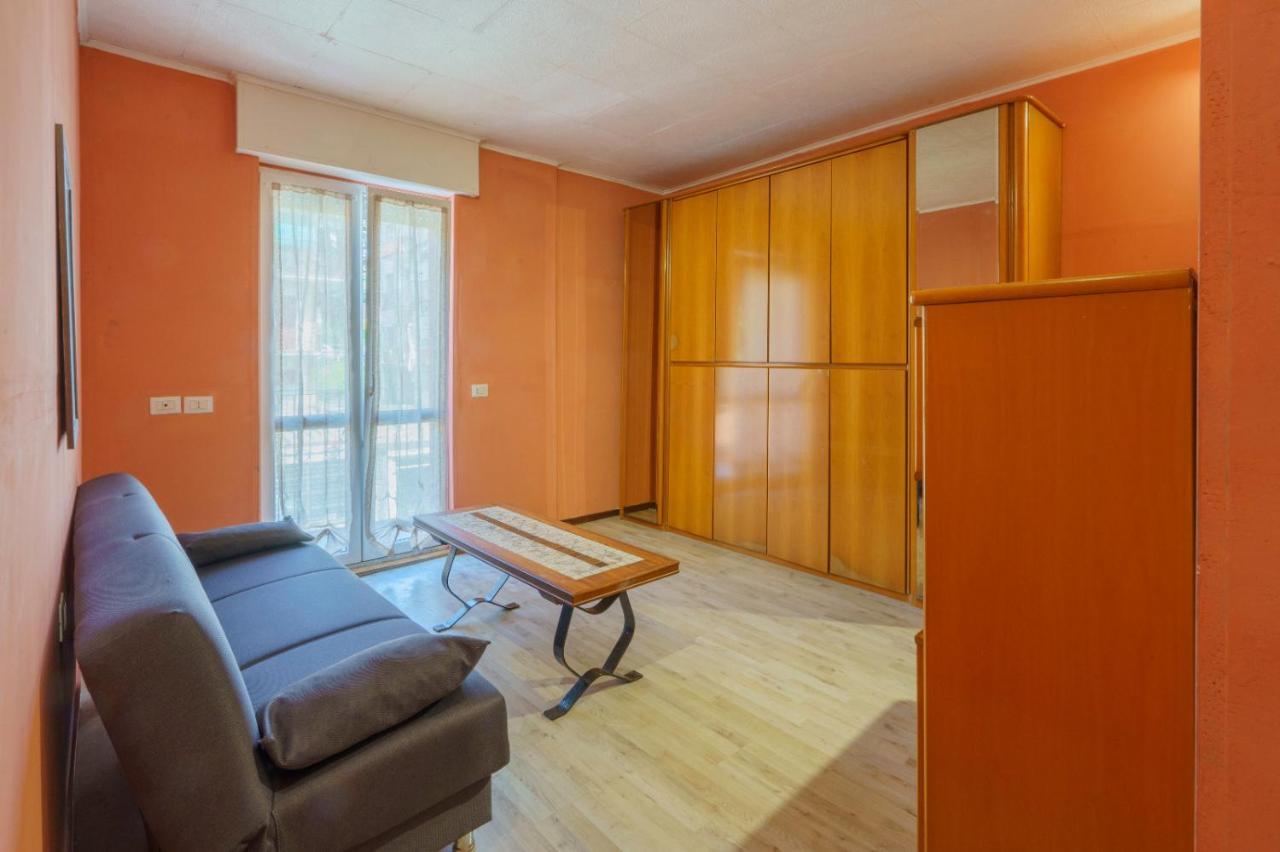 The Orange Housing In Комо Екстериор снимка