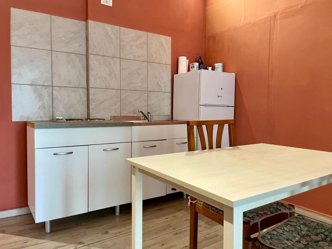 The Orange Housing In Комо Екстериор снимка