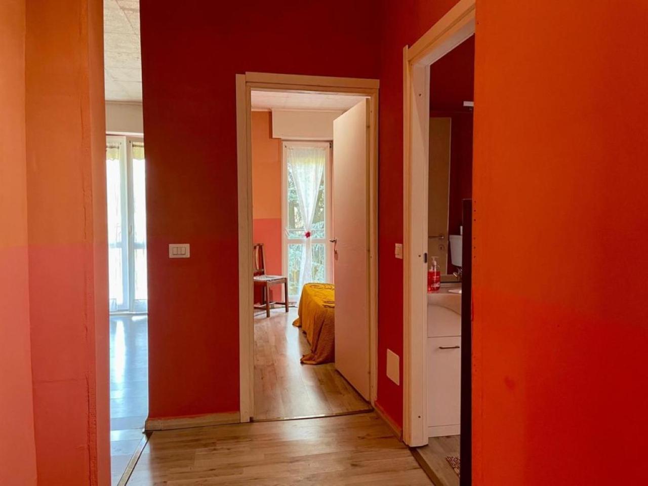 The Orange Housing In Комо Екстериор снимка
