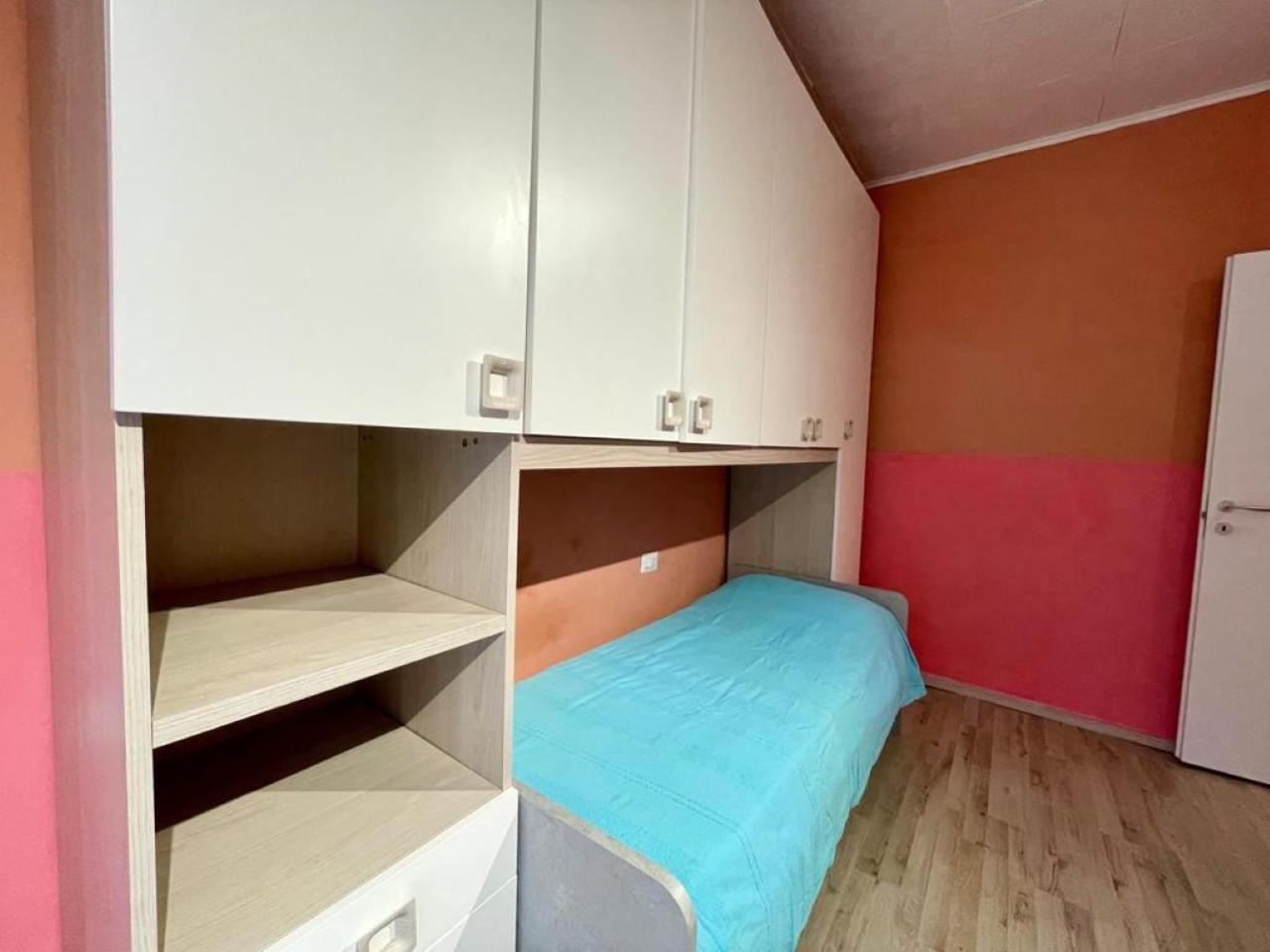 The Orange Housing In Комо Екстериор снимка